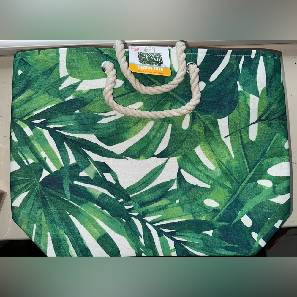 Source Unknown Green and White Tropical Leaf Beach Tote